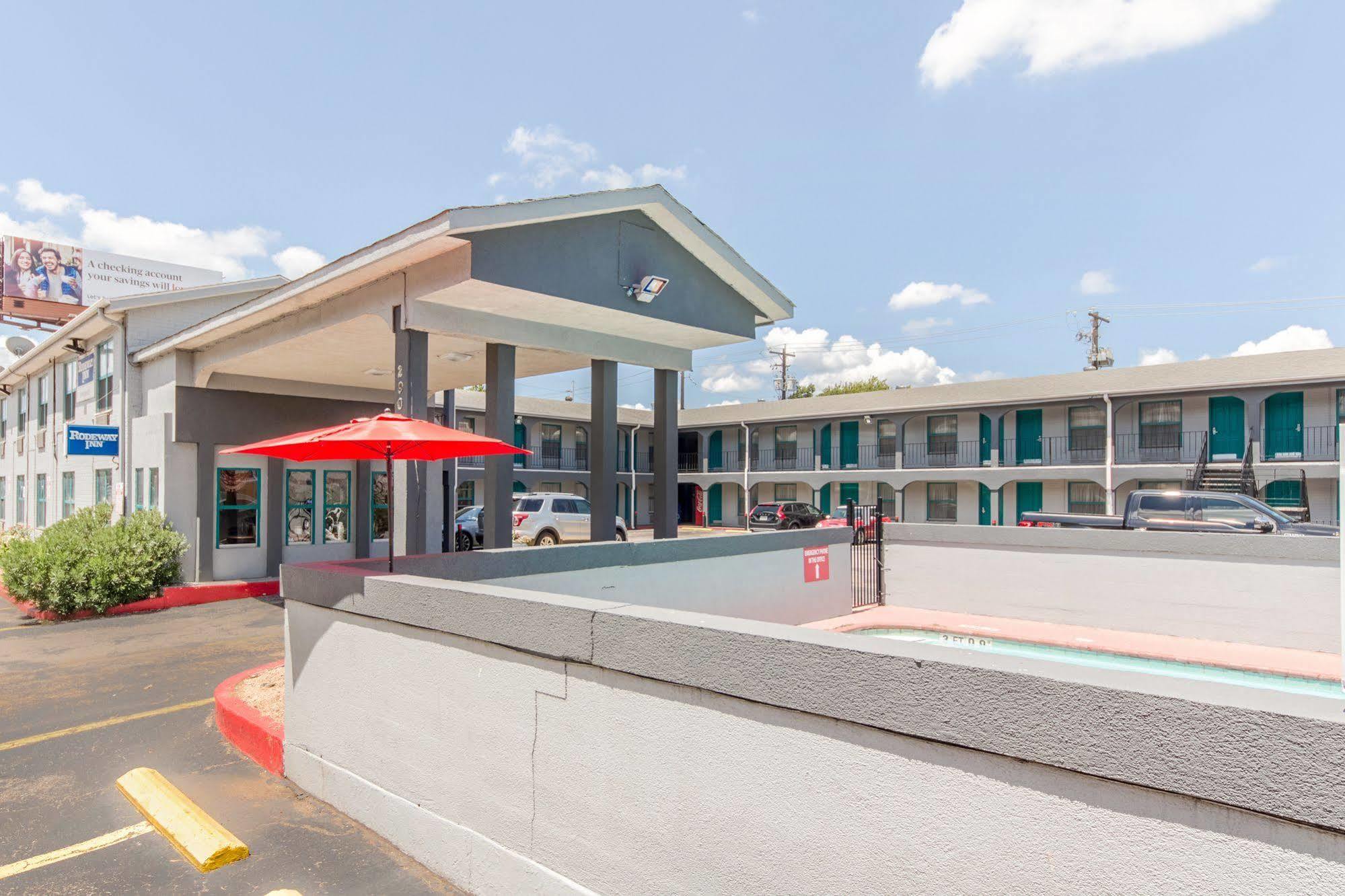 Rodeway Inn University Austin Eksteriør bilde
