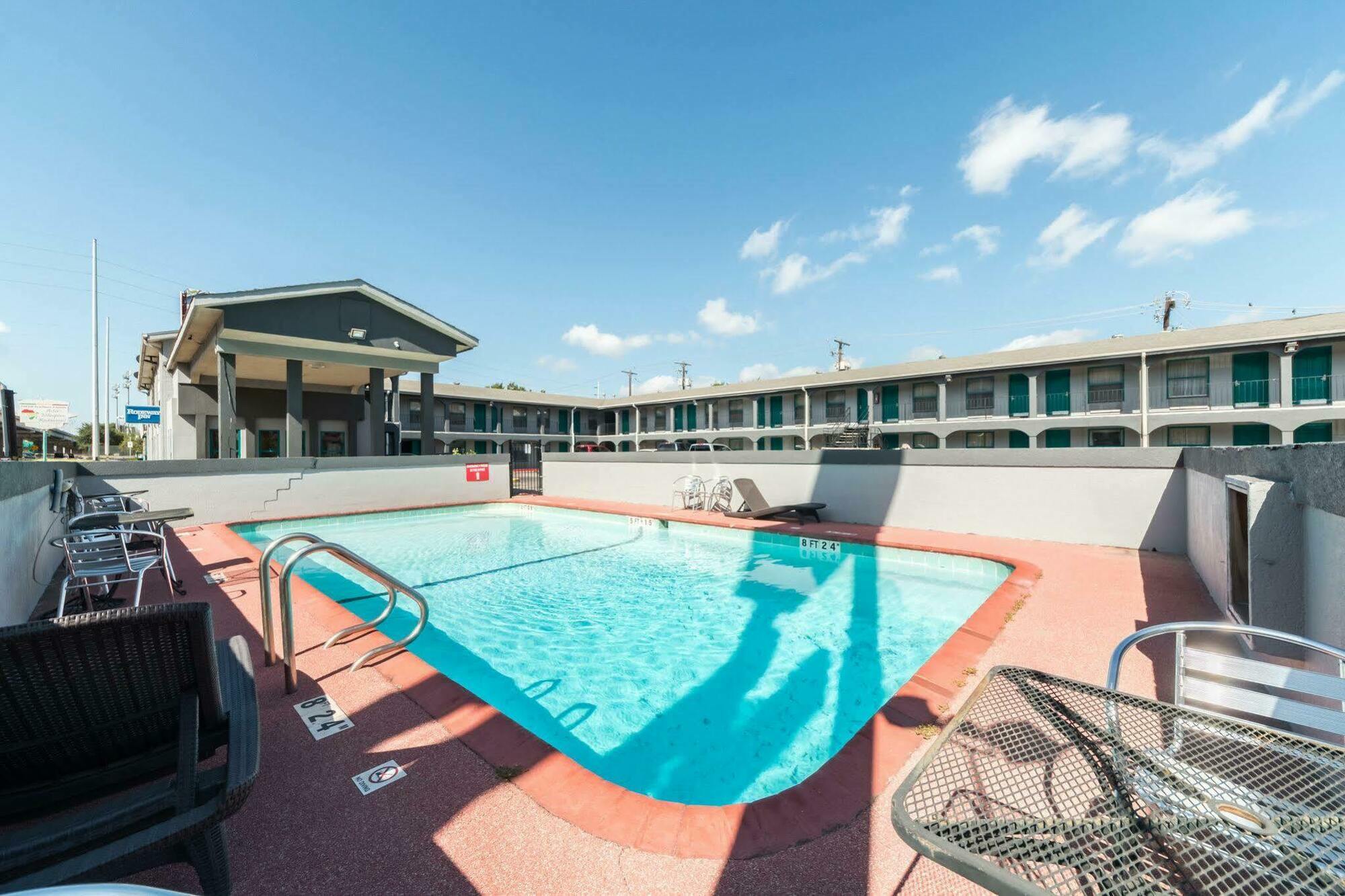 Rodeway Inn University Austin Eksteriør bilde